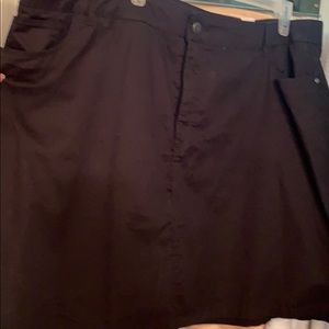Plus size black skort
